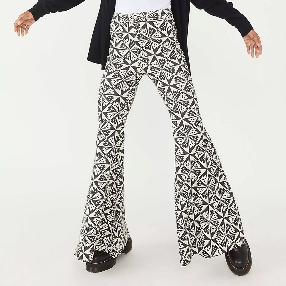 We the free free people Just Float On Printed Flare Jeans size 27